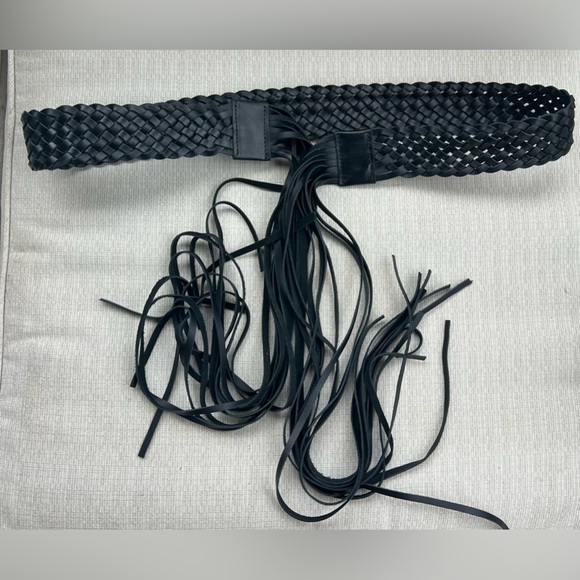 NWOT Peruvian Connection Black Leather Braided Fringe Belt - Picture 2 of 3